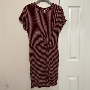 Francesca’s Collection Striped Burgundy Short Sleeve Dress with Knot size M